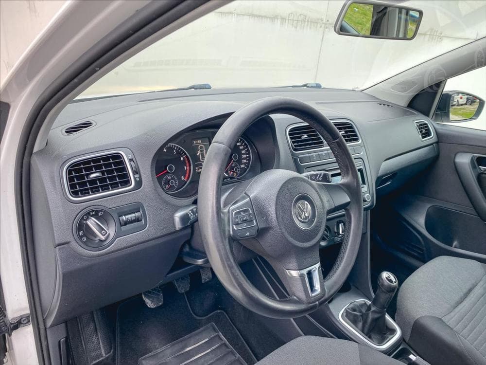 2011 Volkswagen POLO - 14