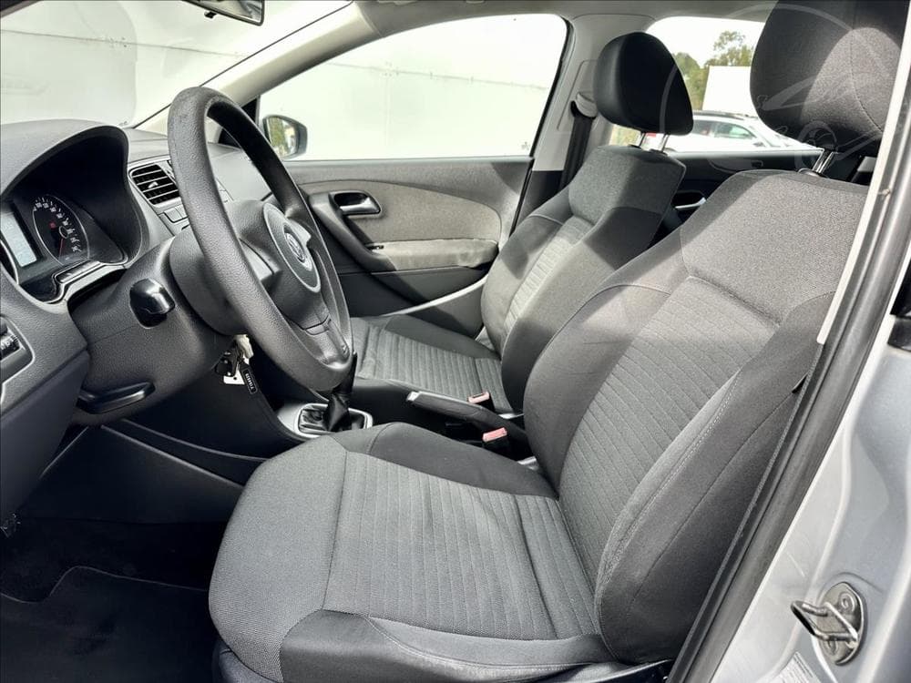 2012 Volkswagen POLO - 14