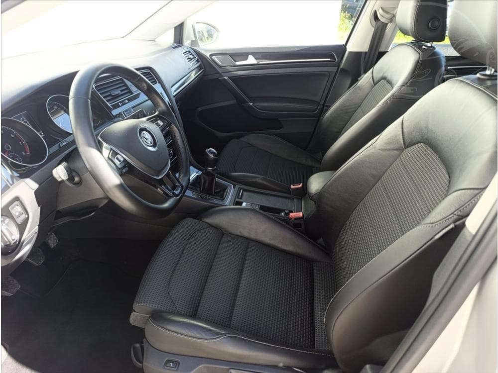 2015 Volkswagen GOLF - 27