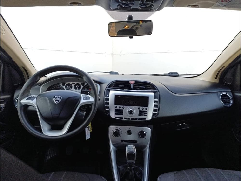 2010 Lancia DELTA - 15
