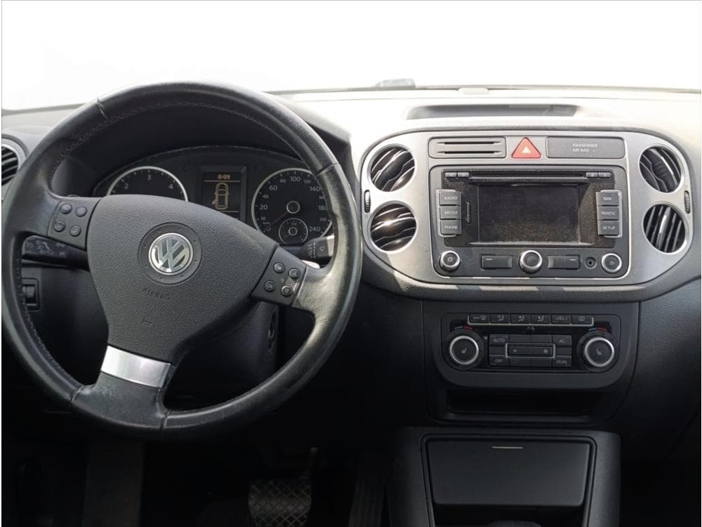 2010 Volkswagen TIGUAN - 29