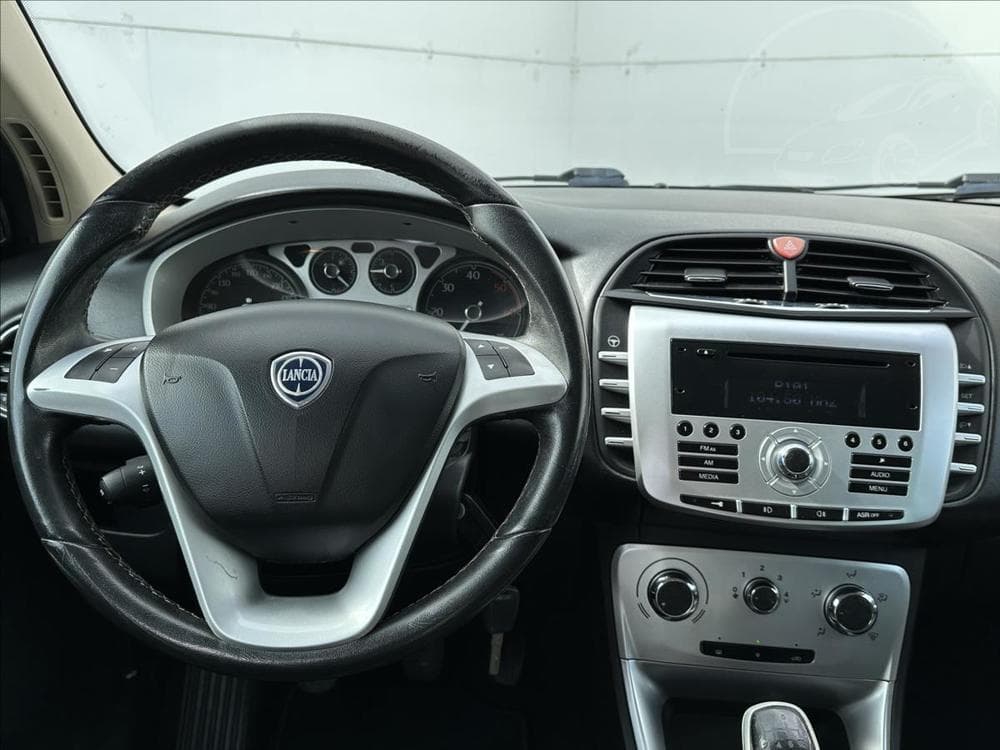 2010 Lancia DELTA - 16