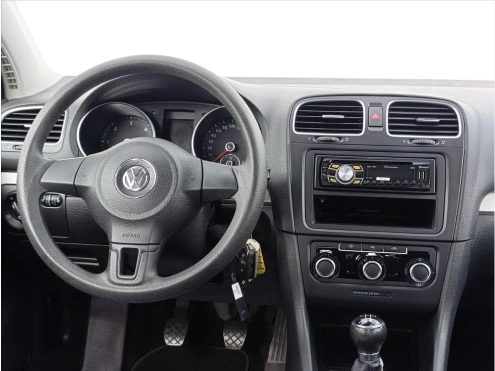2011 Volkswagen GOLF - 16