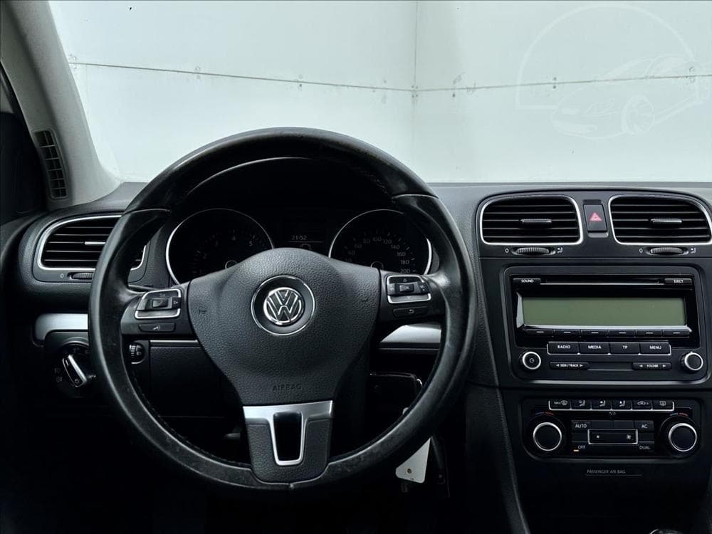 2011 Volkswagen GOLF - 16