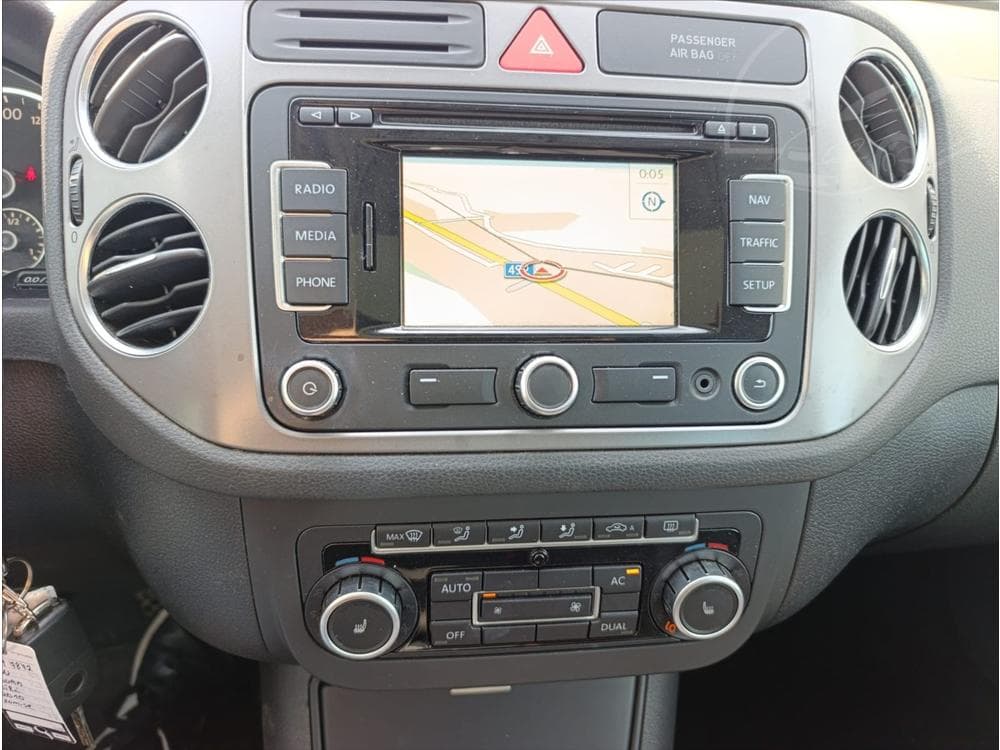 2010 Volkswagen TIGUAN - 31