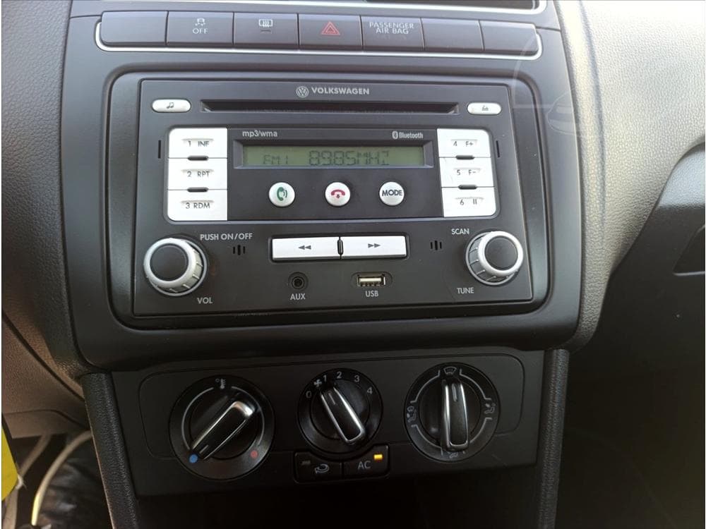 2011 Volkswagen POLO - 33
