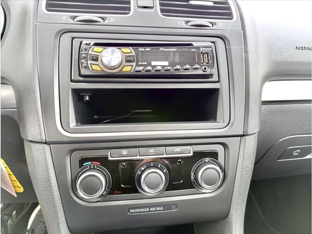 2011 Volkswagen GOLF - 17