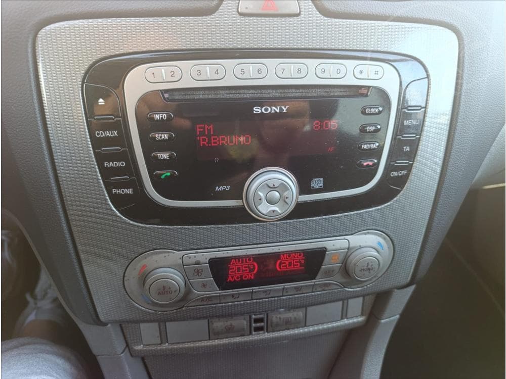2010 Ford FOCUS - 17