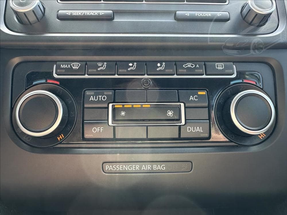 2011 Volkswagen GOLF - 18