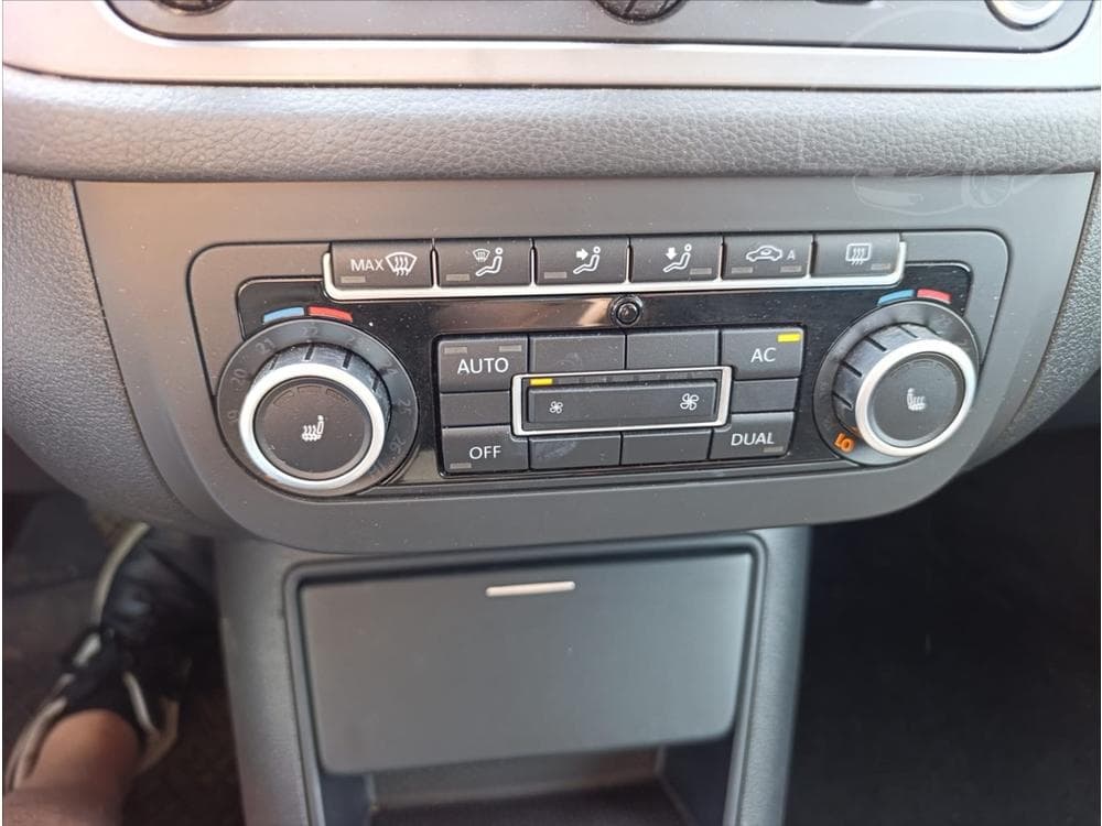 2010 Volkswagen TIGUAN - 35