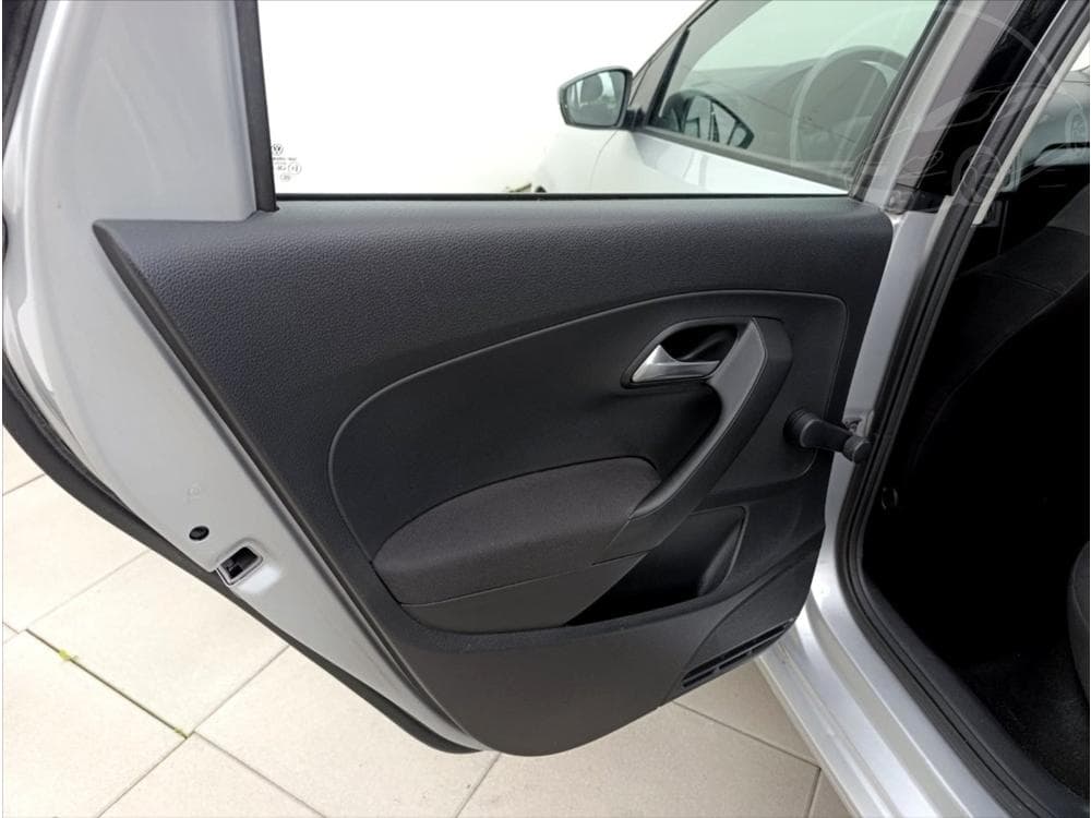 2017 Volkswagen Polo - 19