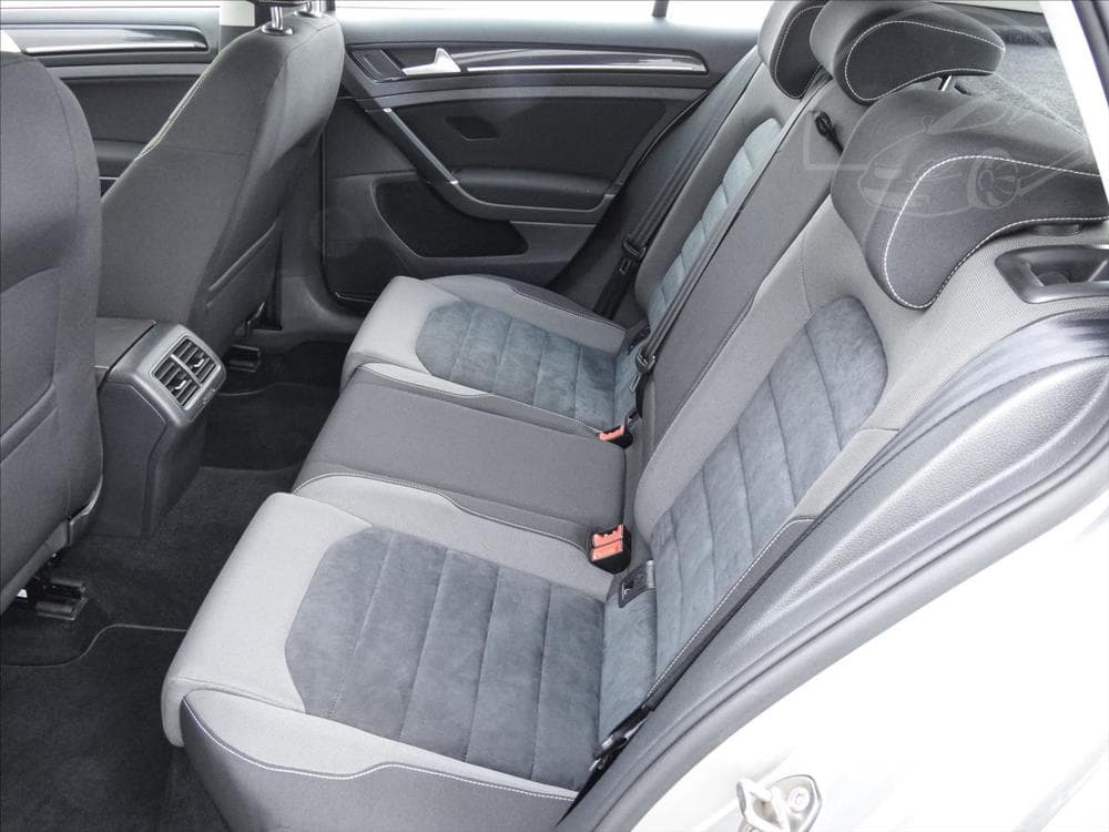 2015 Volkswagen GOLF - 19