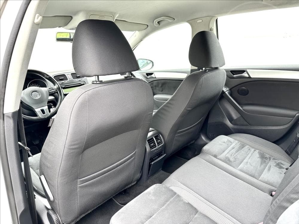 2011 Volkswagen GOLF - 20