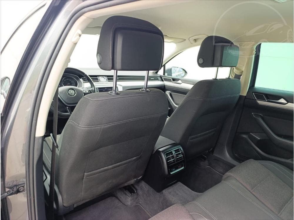 2016 Volkswagen PASSAT - 20