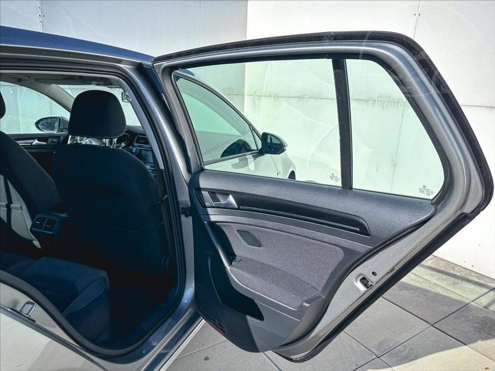 2015 Volkswagen GOLF - 20