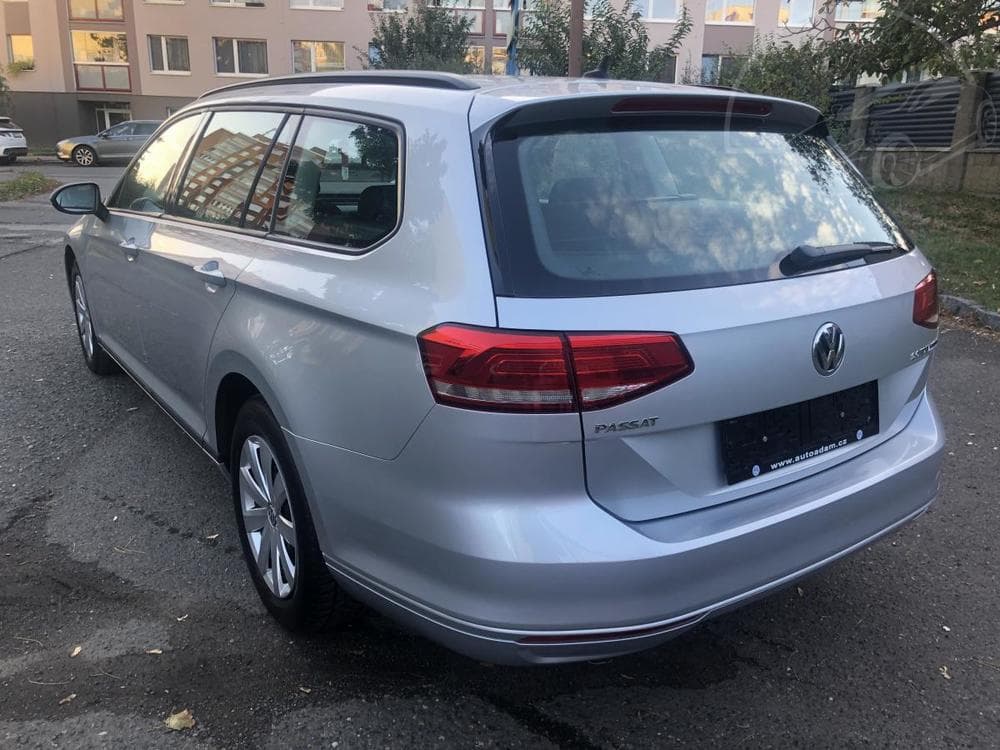 2017 Volkswagen Passat - 3