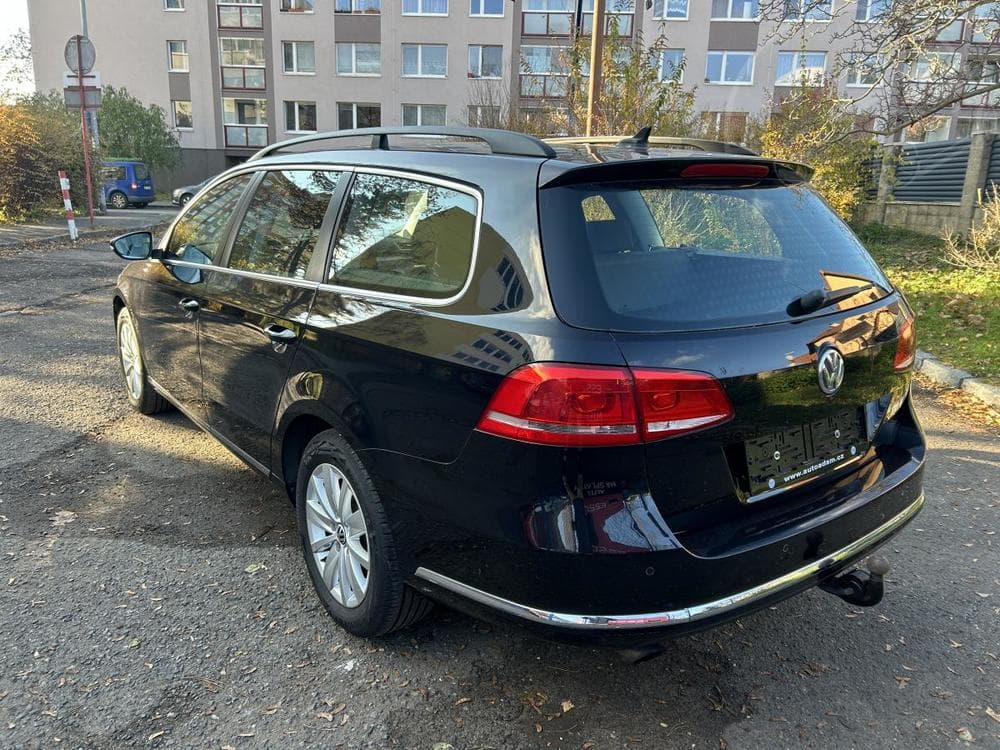 2011 Volkswagen PASSAT - 3
