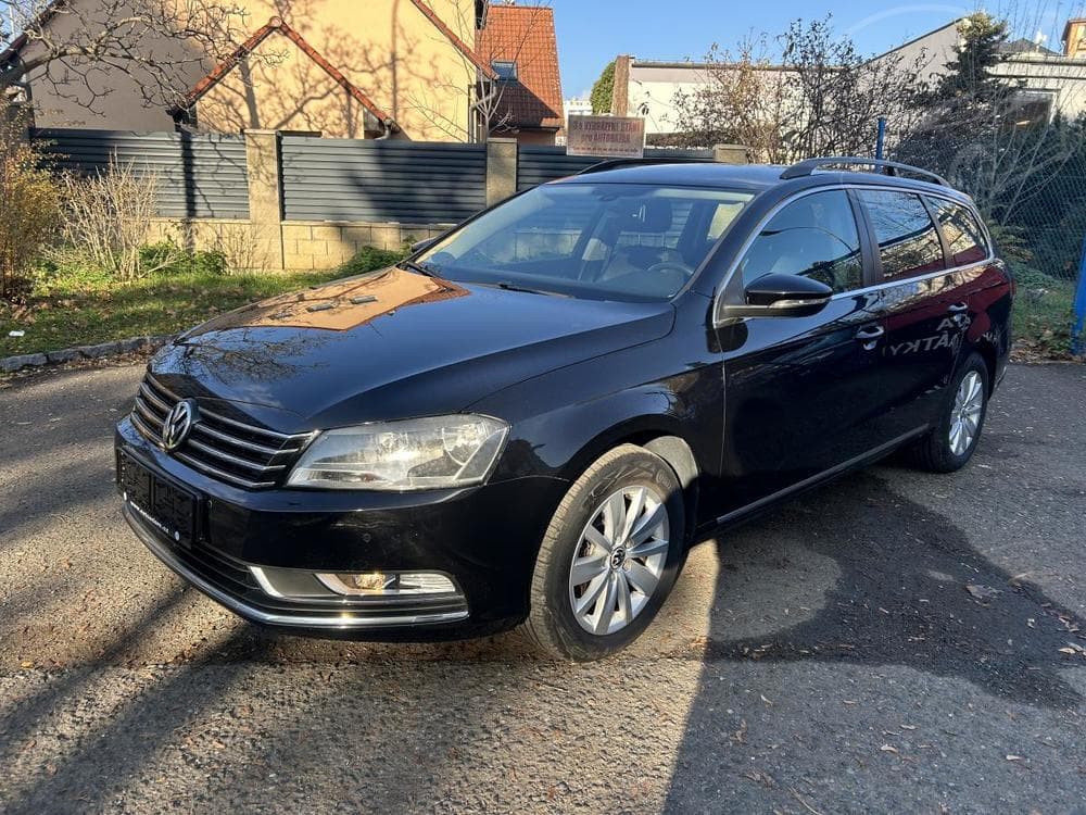 2011 Volkswagen PASSAT - 4