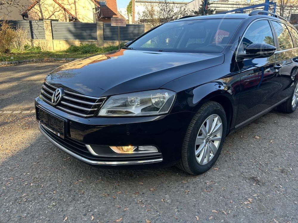 2011 Volkswagen PASSAT - 5