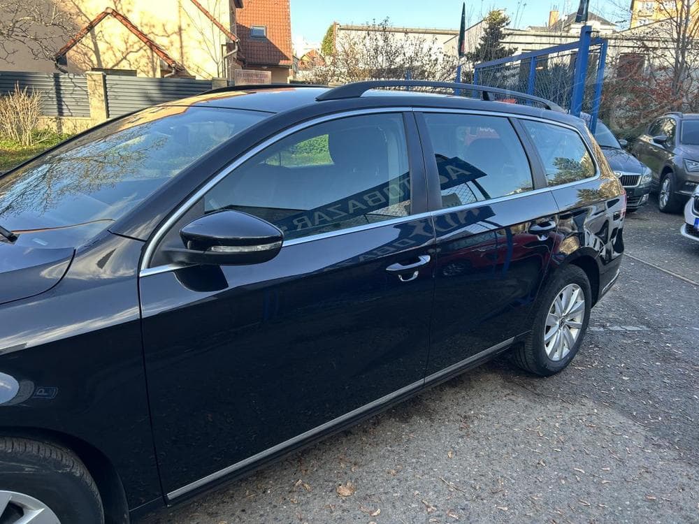 2011 Volkswagen PASSAT - 6