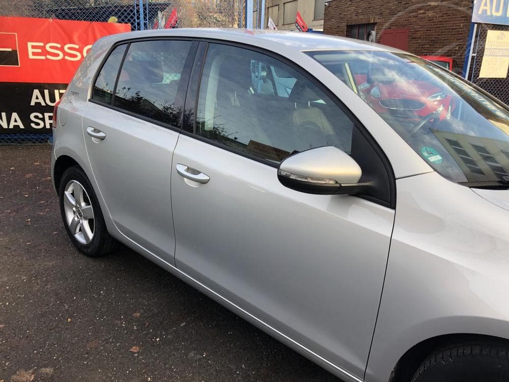 2011 Volkswagen GOLF - 9