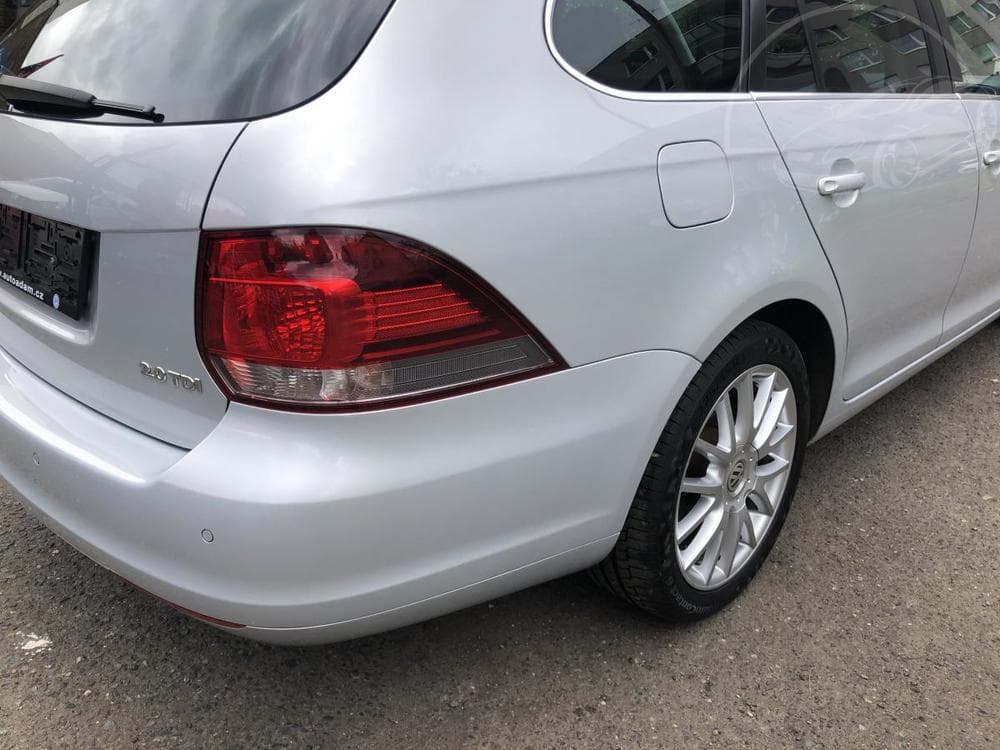 2011 Volkswagen GOLF - 10