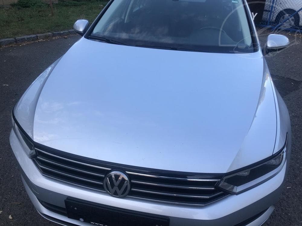 2017 Volkswagen Passat - 12