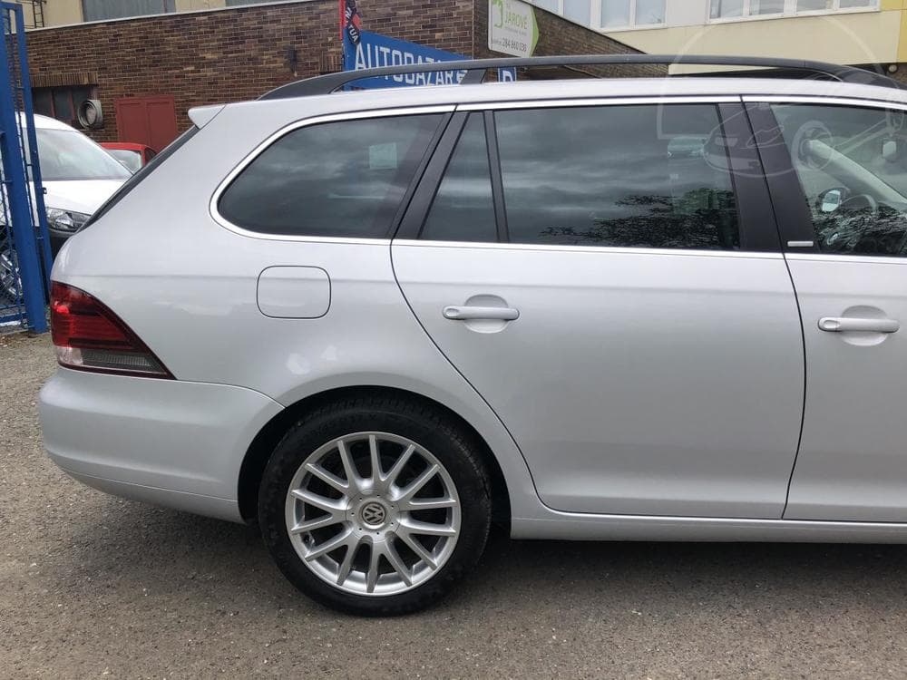 2011 Volkswagen GOLF - 16