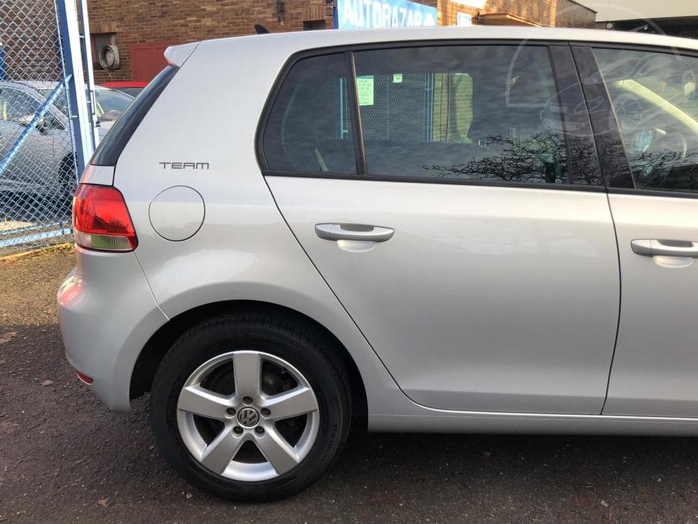 2011 Volkswagen GOLF - 17