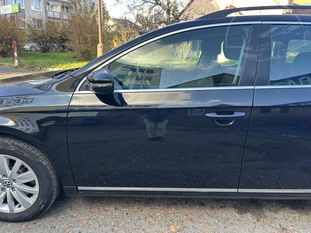 2011 Volkswagen PASSAT - 17