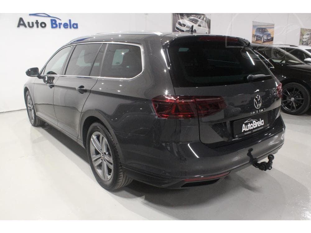 2021 Volkswagen PASSAT - 9