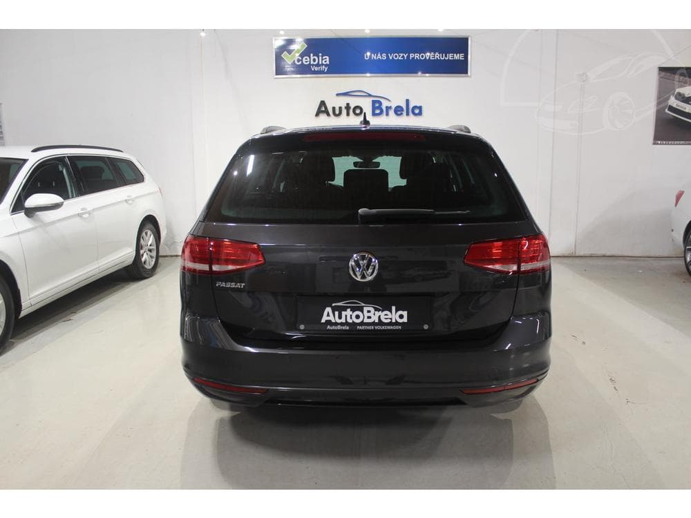 2019 Volkswagen PASSAT - 11
