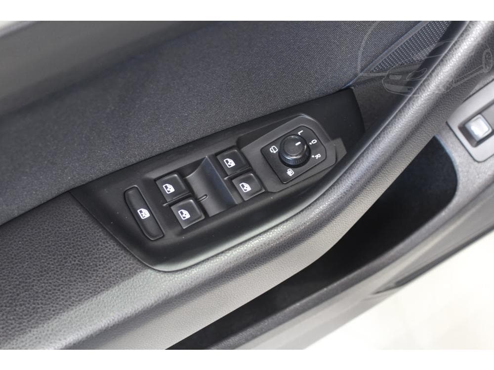 2019 Volkswagen PASSAT - 17