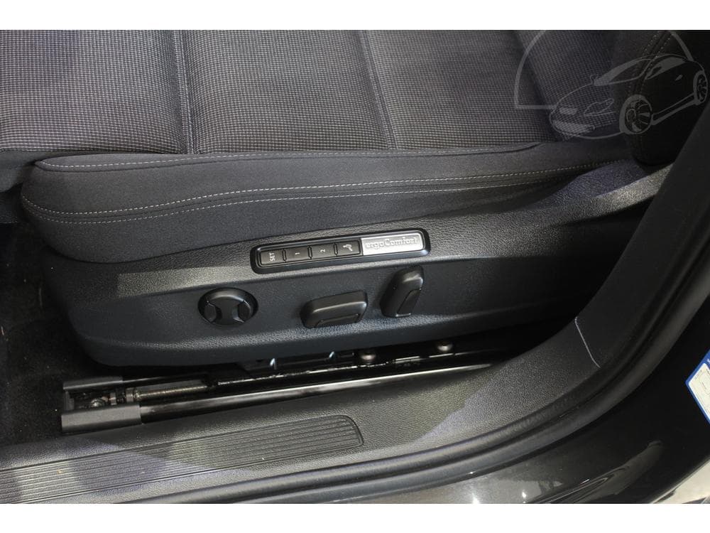 2019 Volkswagen PASSAT - 18
