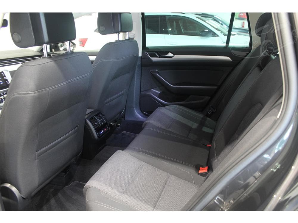 2019 Volkswagen PASSAT - 20