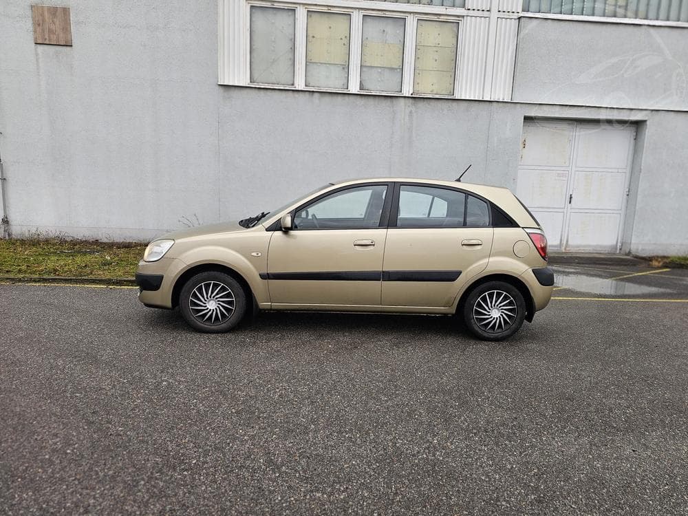 2006 Kia RIO - 2