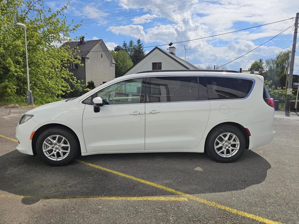 2021 Chrysler PACIFICA - 3
