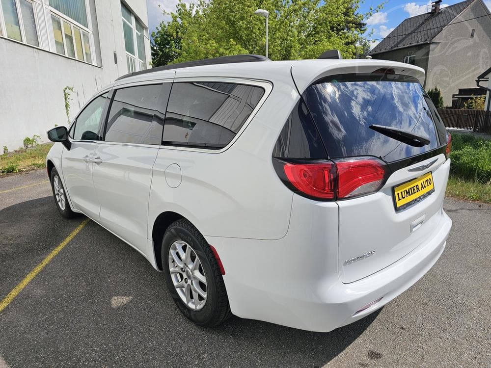 2021 Chrysler PACIFICA - 5