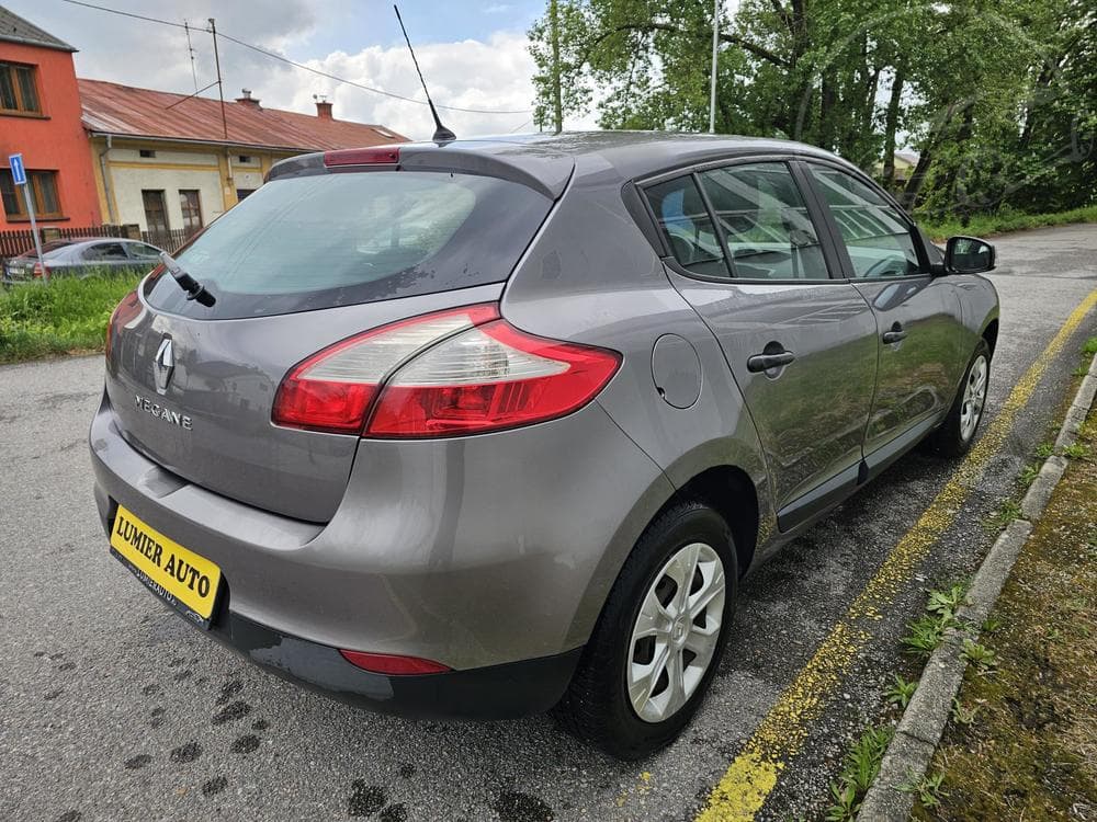 2010 Renault MEGANE - 5