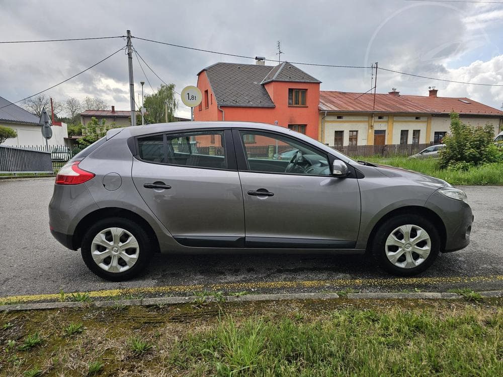 2010 Renault MEGANE - 6