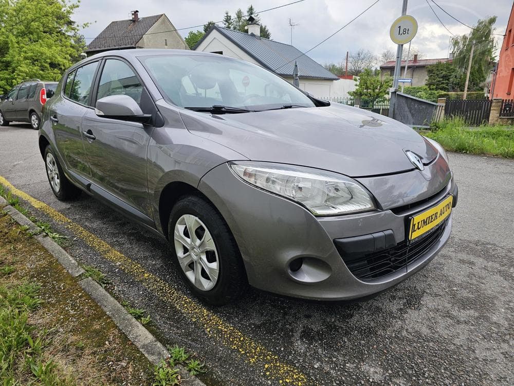 2010 Renault MEGANE - 7