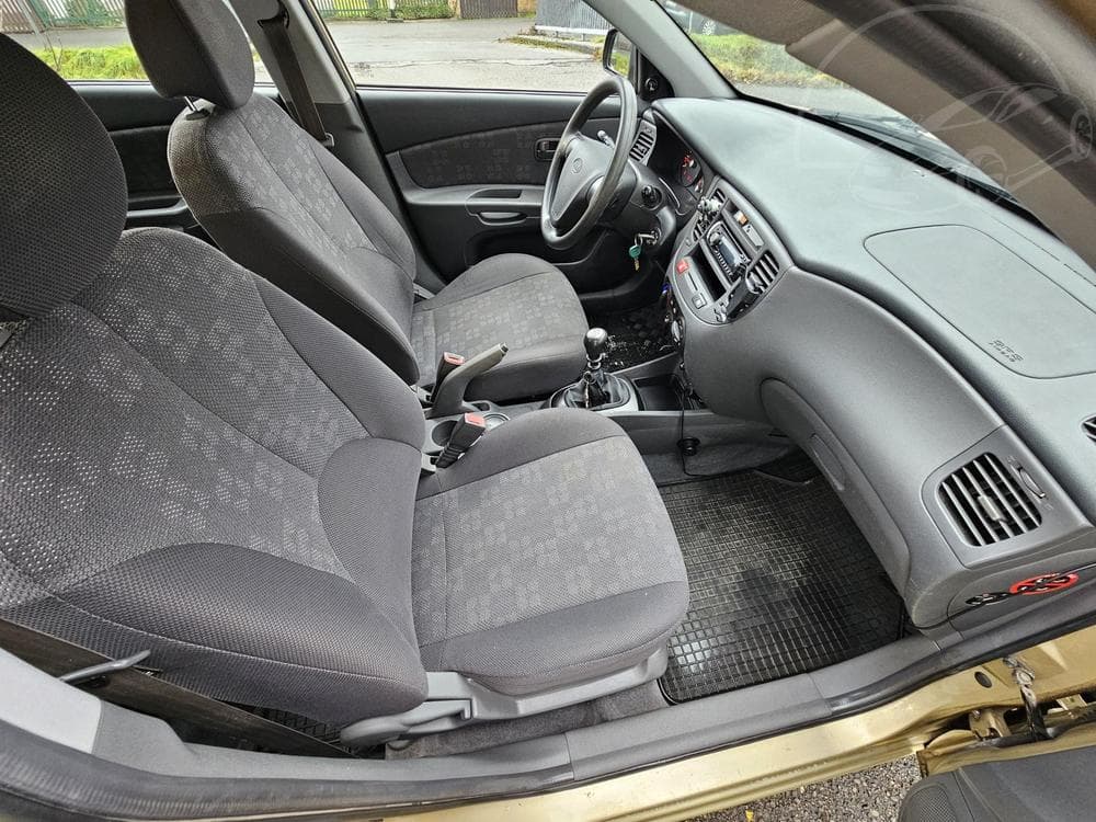 2006 Kia RIO - 9