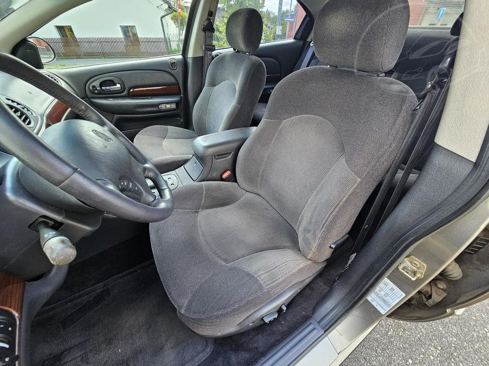 1999 Chrysler 300M - 17