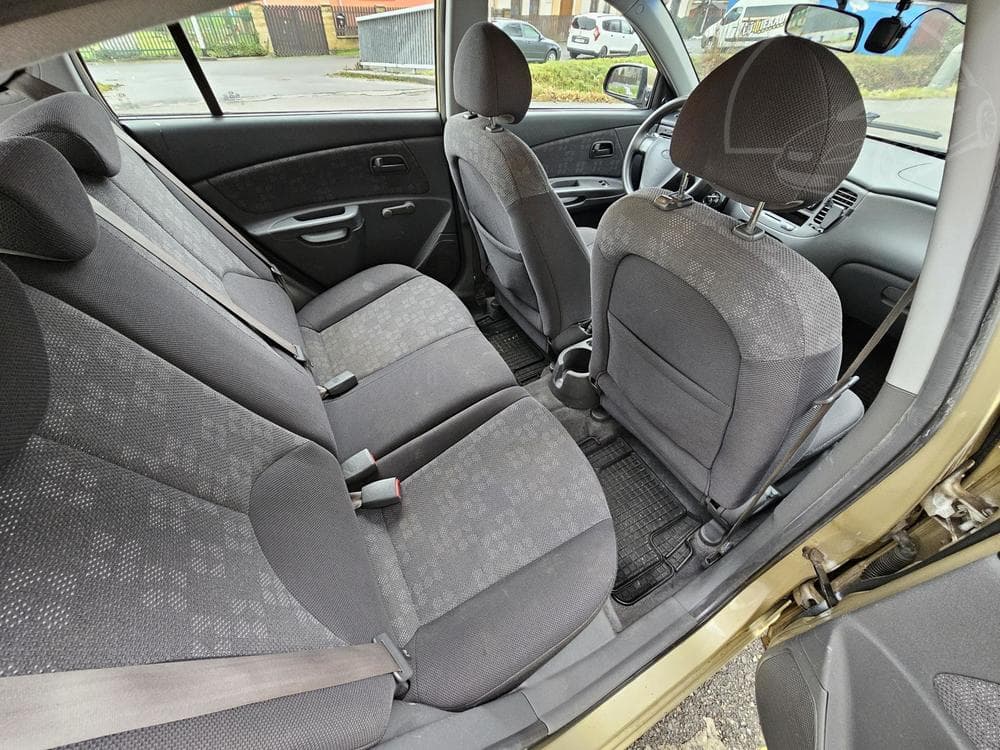 2006 Kia RIO - 10