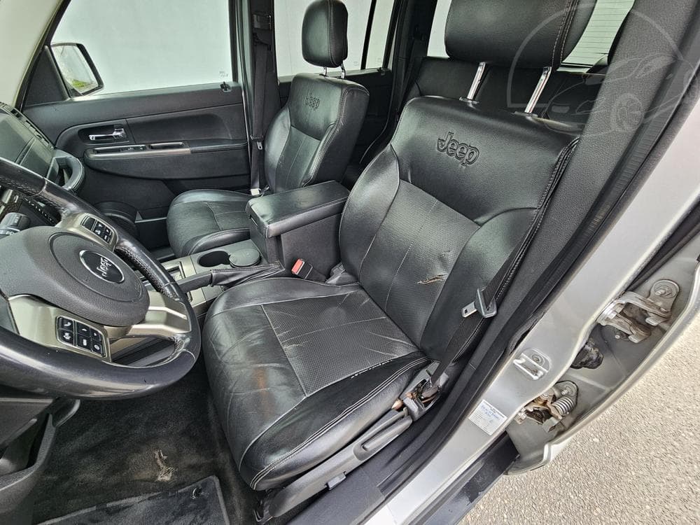 2011 Jeep CHEROKEE - 19