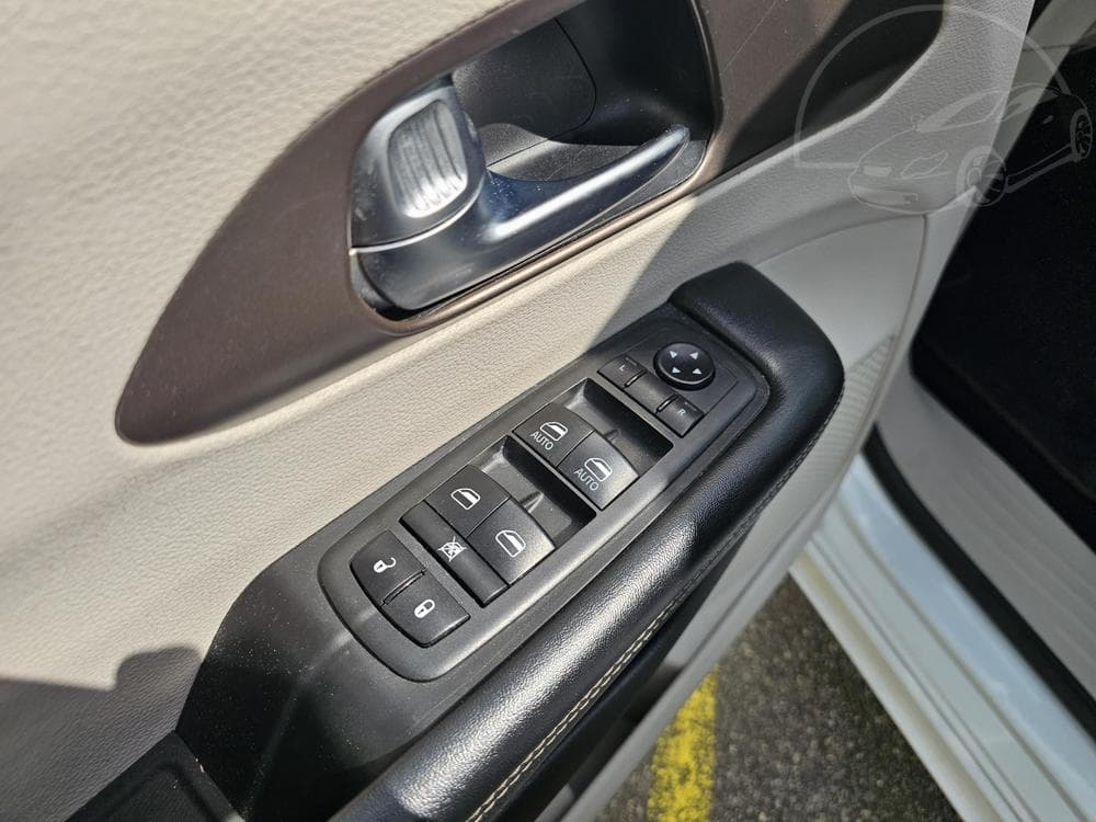 2021 Chrysler PACIFICA - 19