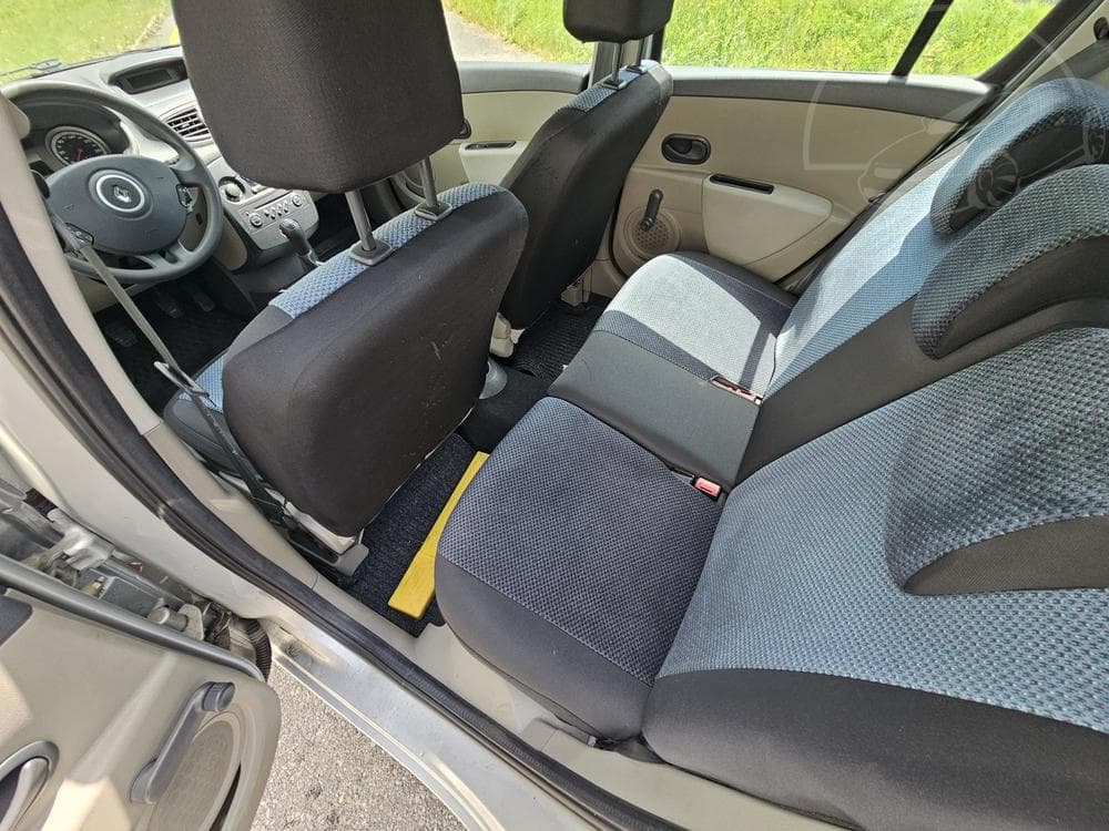 2006 Renault CLIO - 11