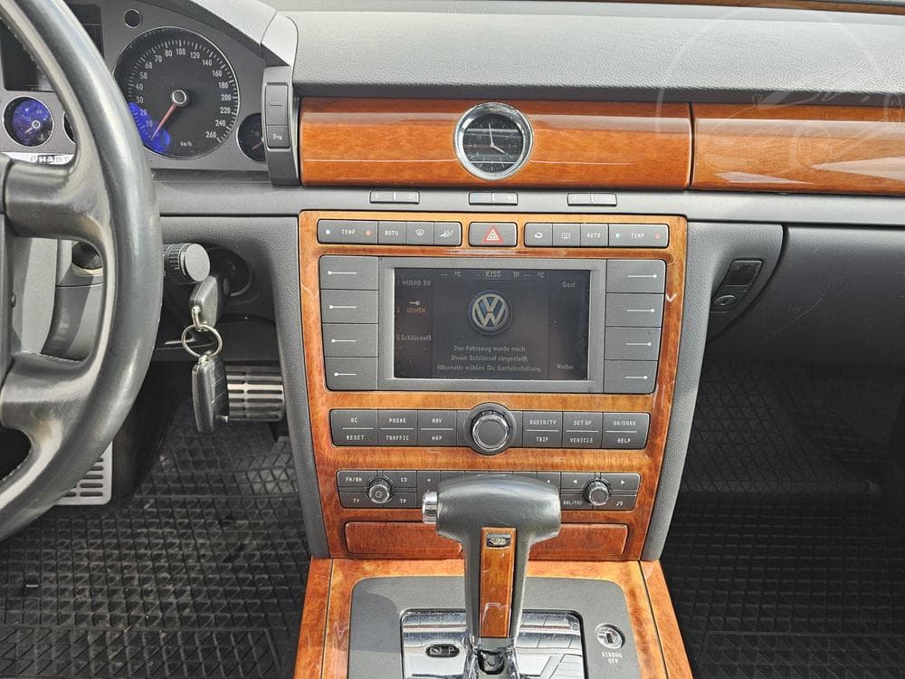 2007 Volkswagen PHAETON - 12