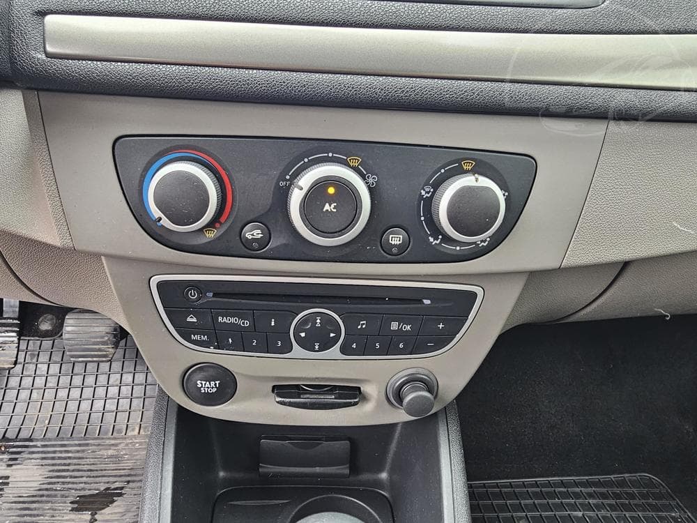 2010 Renault MEGANE - 12