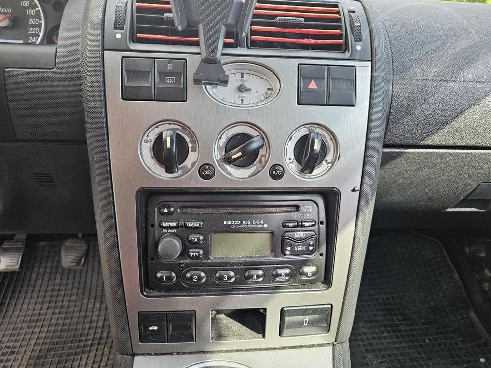 2003 Ford MONDEO - 12